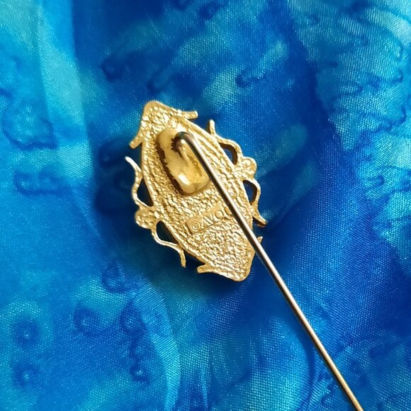 Avon Cameo Stick Pin - Picture 4 of 4